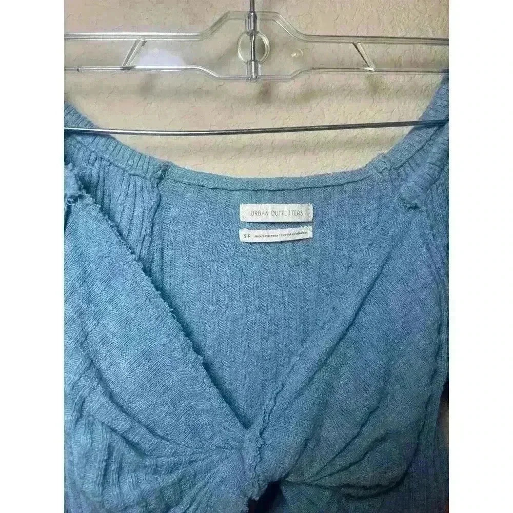 Urban outfitters size S cropped top with balloon sleeves - Picture 5 of 12